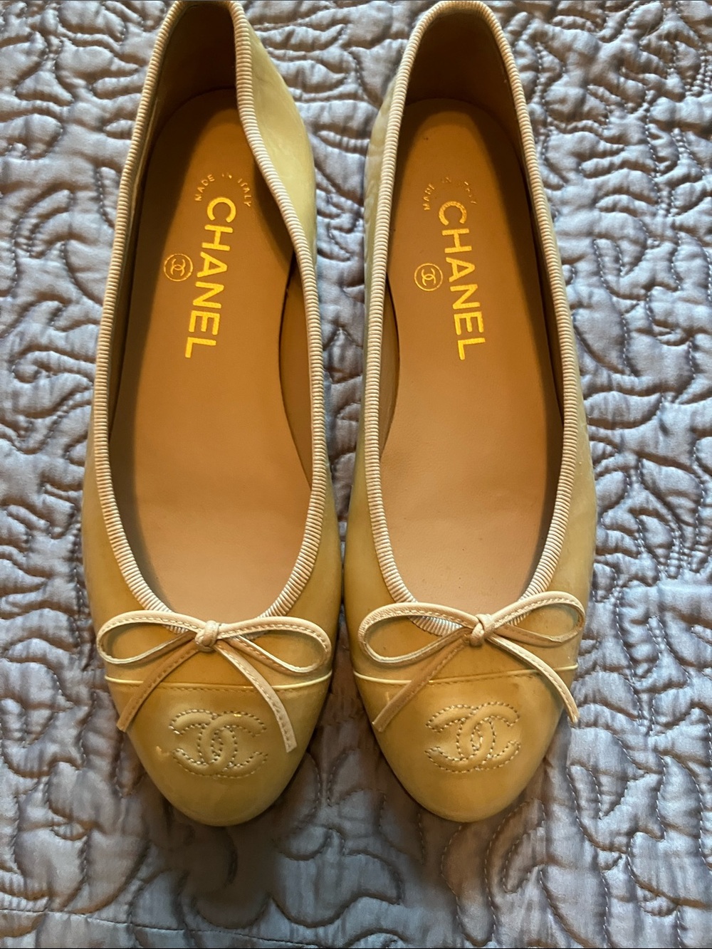 CHANEL Tan Leather CC Bow Ballet Flats